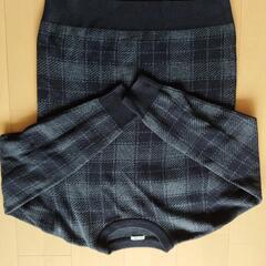 ②GU 　セーターＬサイズ（メンズ）