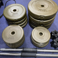 ‼️最終処分‼️ダンベル2つセット❗️20キロ2つ❗️5キロ、2.5キロ、1.25キロ、0.75キロがあるので重さ調整可能✨の画像