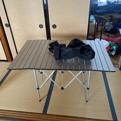 キャンプ　BBQに　アルミロールテーブルの画像