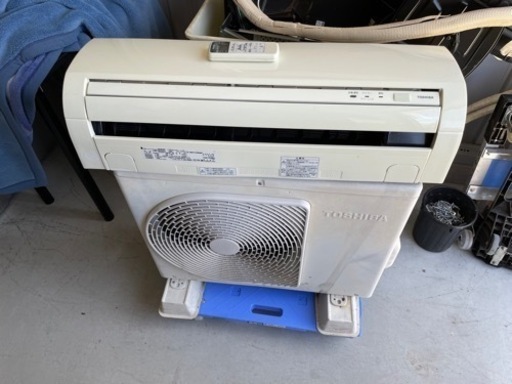 早い者勝ち！！　TOSHIBA  2.2kwエアコン　RAS-221PAV