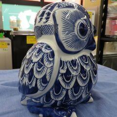 置物 フクロウ 陶器 幅18㎝×奥行17㎝×高さ22㎝ 染付 藍色 青 オブジェ 和雑貨 風水 西岡店の画像