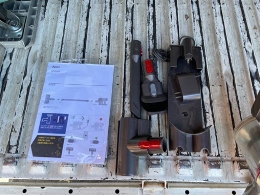 値下げ☆dyson  ダイソン sv10コードレスクリーナー 2018年購入