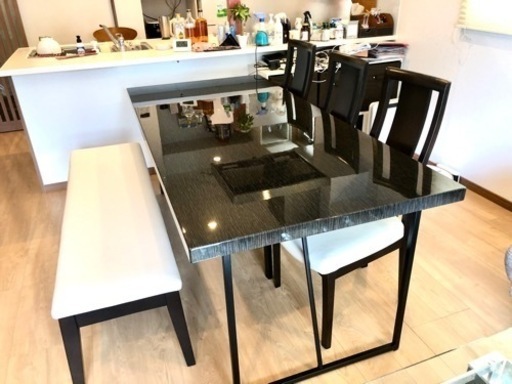 ダイニングテーブルセット（テーブル + 椅子のセット）　6〜8名用