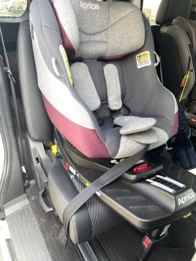 最終値下げ中  Aprica チャイルドシート　クルリラプラス