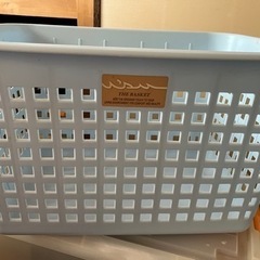 収納　2個　プラスチックバスケット　　