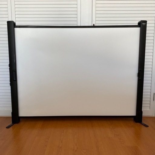 【新品未使用】プロジェクタースクリーンEPSON ELPSC32　携帯型