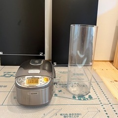 炊飯器、大きめシリンダー花瓶、エコフルガード、棚板２枚