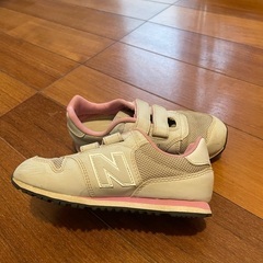 ニューバランス　子供靴の画像