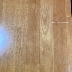 テーブルと椅子の画像