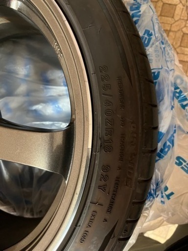 18インチ8.5j 100