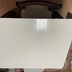 ダイニングテーブル＆椅子の画像