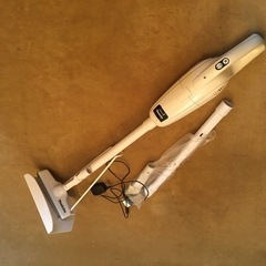 充電式ハンディ掃除機　マキタ製　CL103DX