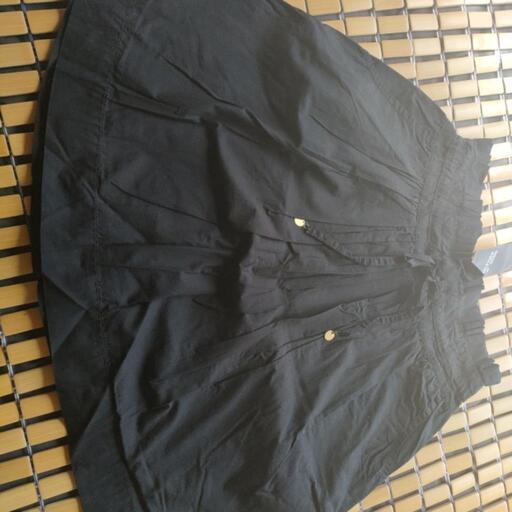 新品未着用トミースカート黒