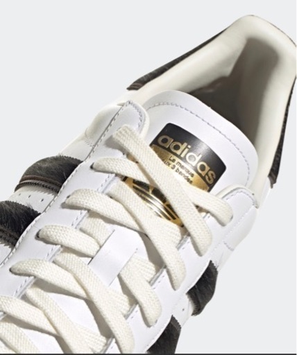 adidas スニーカー　