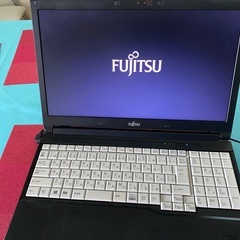 ノートパソコン　富士通　LIFEBOOK A746/Nの画像