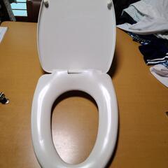 トイレ便座(ふたつき)の画像