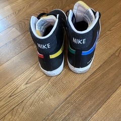 値下げしましたNIKE スニーカー　美品　ブレザー　27.0cmの画像