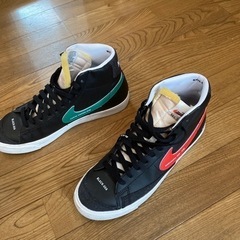 値下げしましたNIKE スニーカー　美品　ブレザー　27.0cmの画像