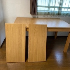 IKEA 伸縮ダイニングテーブルの画像