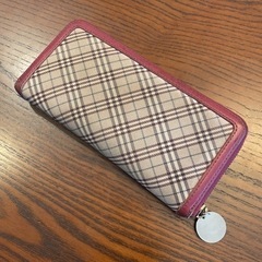 バーバリー ブルーレーベル ノバチェック ラウンドファスナー 長財布 ウォレットの画像