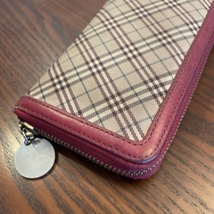 バーバリー ブルーレーベル ノバチェック ラウンドファスナー 長財布 ウォレットの画像