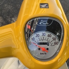 ホンダスーパーカブ50  AA09　新古車　走行72キロ　国内生産モデル　LEDヘッドライト　4速モデルの画像