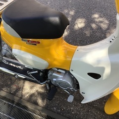 ホンダスーパーカブ50  AA09　新古車　走行72キロ　国内生産モデル　LEDヘッドライト　4速モデルの画像