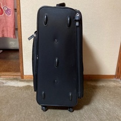 キャリーケース　スーツケースFILAの画像