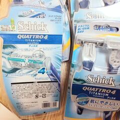 カミソリ　シック　クワトロ4　Schick QUATTRO4 チタン　2本入り9個セットの画像
