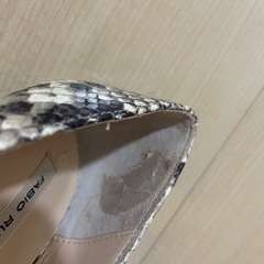 【FABIO RUSCONI】パイソン柄パンプスの画像
