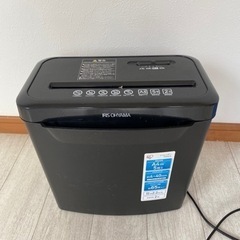 中古◆ シュレッダー　アイリスオーヤマ 家庭用 細断枚数5枚 ク...