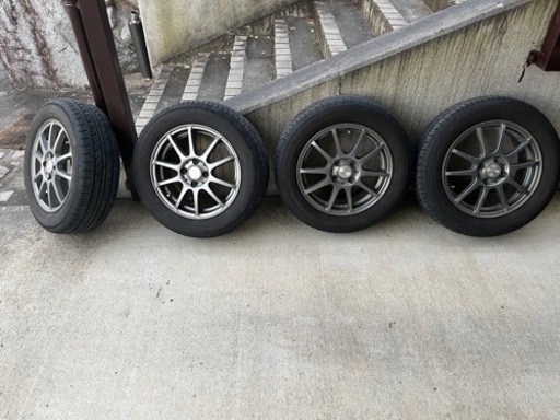 フリード　タイヤ　ホイール