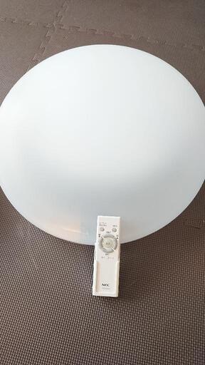 NECのLEDライト調光タイプ (8畳用2つ)