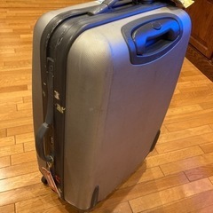 サムソナイト中型スーツケースの画像