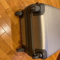 サムソナイト中型スーツケースの画像