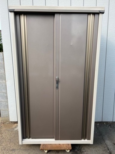 ■タクボ 小型物置 収納庫 キャビネット■引き戸 スライド扉式 田窪工業所■(約)幅112 奥行57 高さ190 cm■難あり