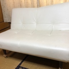 白色ソファーの画像