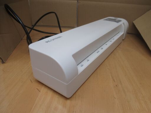 ラミネーター LM32E　100μm専用で温度設定や速度調整がいらないシンプル操作のラミネーター