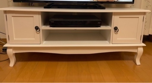 白のおしゃれなテレビ台♪