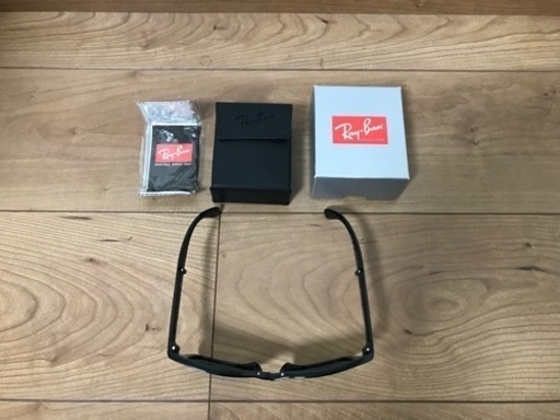 【値下げ】レイバン折りたたみサングラス　【Ray-Ban】