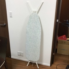 ●美品● IKEA アイロン台　高さ調整可