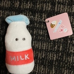 つぶらな給食　ぎゅうにゅう