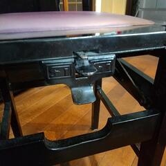 ピアノ椅子　トムソン椅子の画像