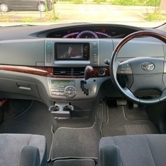 車検令和5年7月　フリップダウンモニター付き　オットマンシートの画像