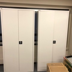 引き取り限定オフィス家具一式差し上げます。の画像