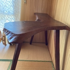 一枚板のカウンターテーブルセットの画像