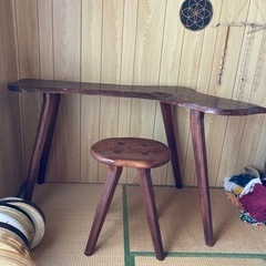 一枚板のカウンターテーブルセットの画像