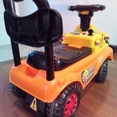 子供が乗って足で漕ぐ〜？!