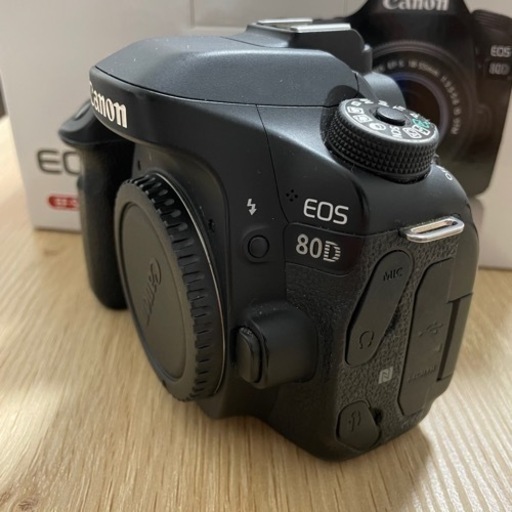 Canon EOS 80D ボディ