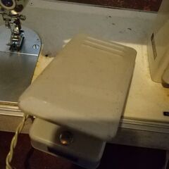 ポータブル電動ミシンの画像